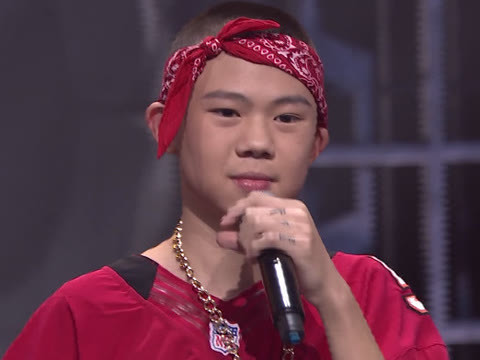 《中国有嘻哈》40强卓卓火力全开