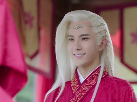 暮云兰茵大婚】直勾勾盯住,递毛巾,傻笑,今晚的红衣暮云@于朦胧 真的